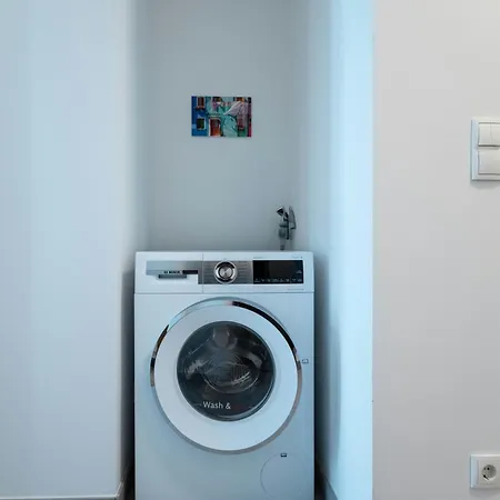 Vrchol Holesovic V Praze 7 Apartament *