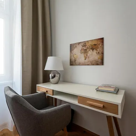 Apartament Vrchol Holesovic V Praze 7