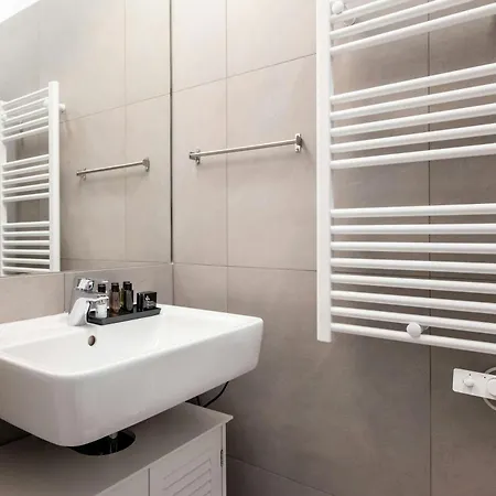 Apartament Vrchol Holesovic V Praze 7