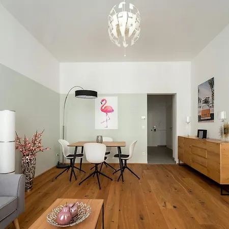 Vrchol Holesovic V Praze 7 Apartment Prag